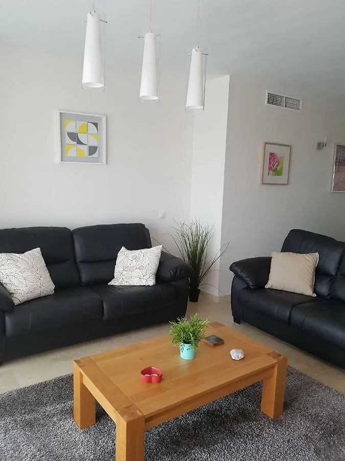 Sunny, Quiet And Spacious Apartment Nearby The Sea Málaga Spanien
