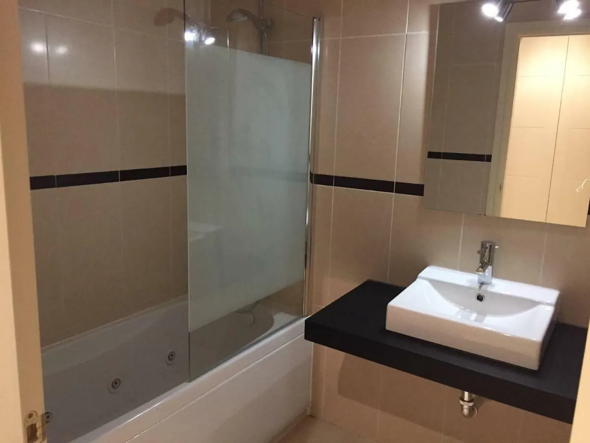 Sunny, Quiet And Spacious Apartment Nearby The Sea Málaga