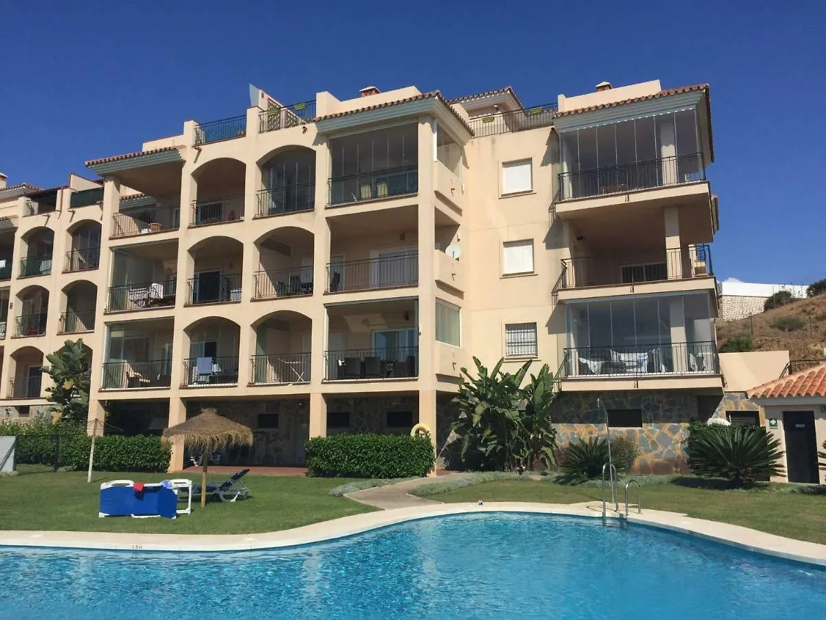 Sunny, Quiet And Spacious Apartment Nearby The Sea Málaga