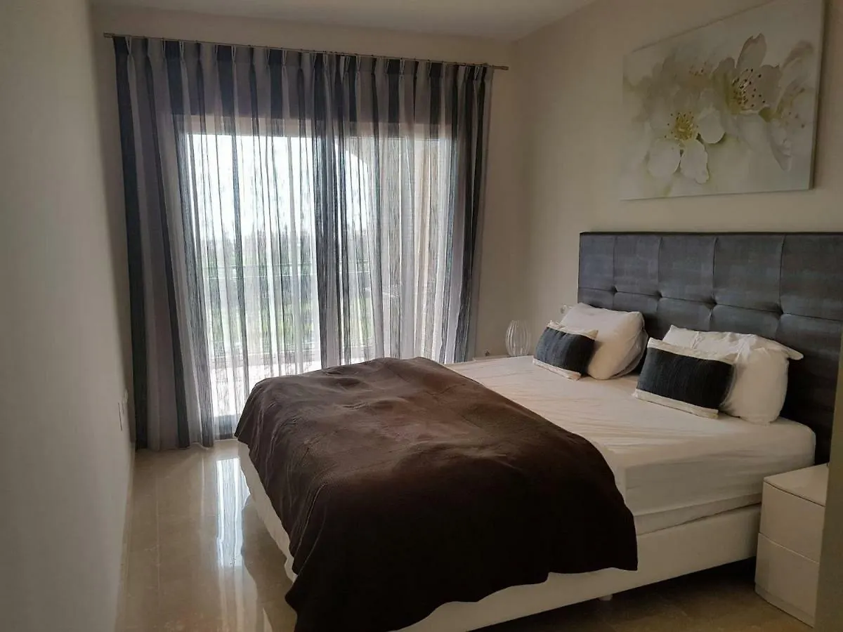 Sunny, Quiet And Spacious Apartment Nearby The Sea Málaga