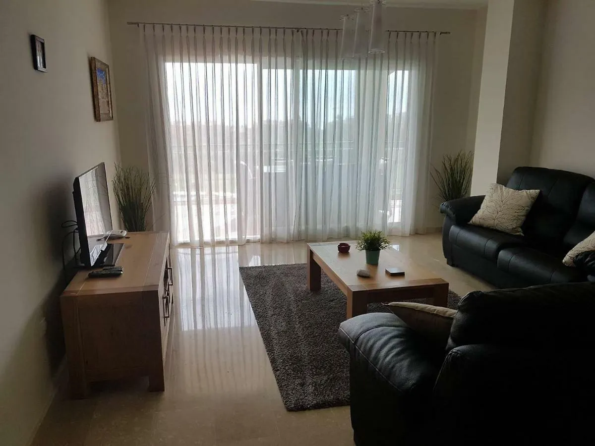 Sunny, Quiet And Spacious Apartment Nearby The Sea Málaga